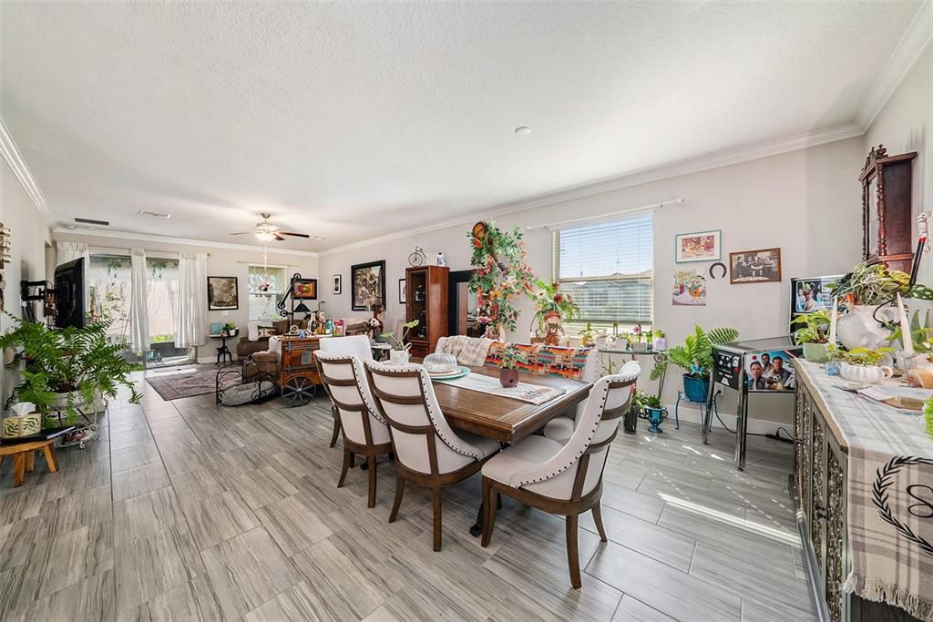 待售: $360,000 (3 贝兹, 2 浴室, 1968 平方英尺)