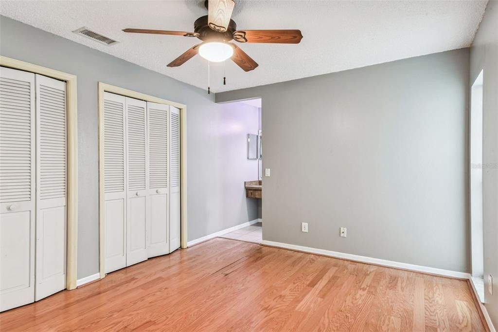 Active With Contract: $400,000 (4 beds, 2 baths, 1320 Square Feet)