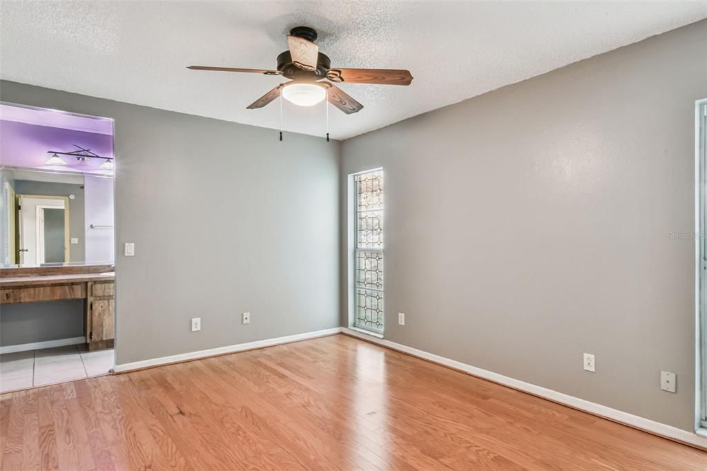 Active With Contract: $400,000 (4 beds, 2 baths, 1320 Square Feet)