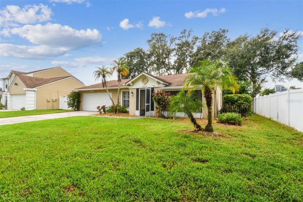 Active With Contract: $400,000 (4 beds, 2 baths, 1320 Square Feet)