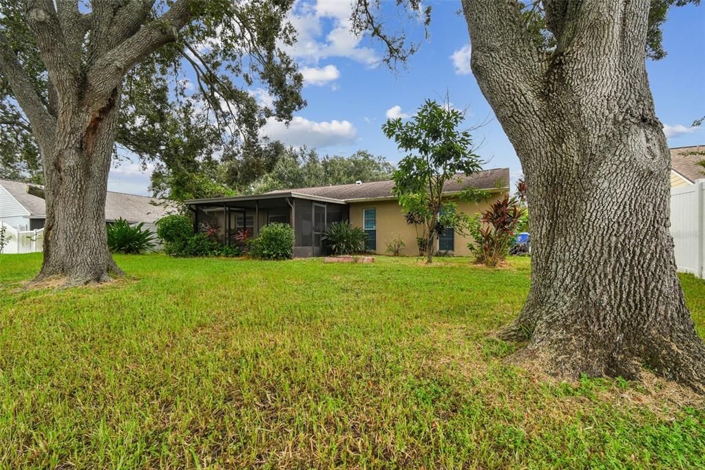 Active With Contract: $400,000 (4 beds, 2 baths, 1320 Square Feet)