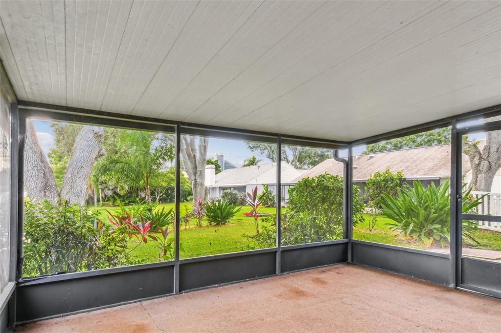 Active With Contract: $400,000 (4 beds, 2 baths, 1320 Square Feet)