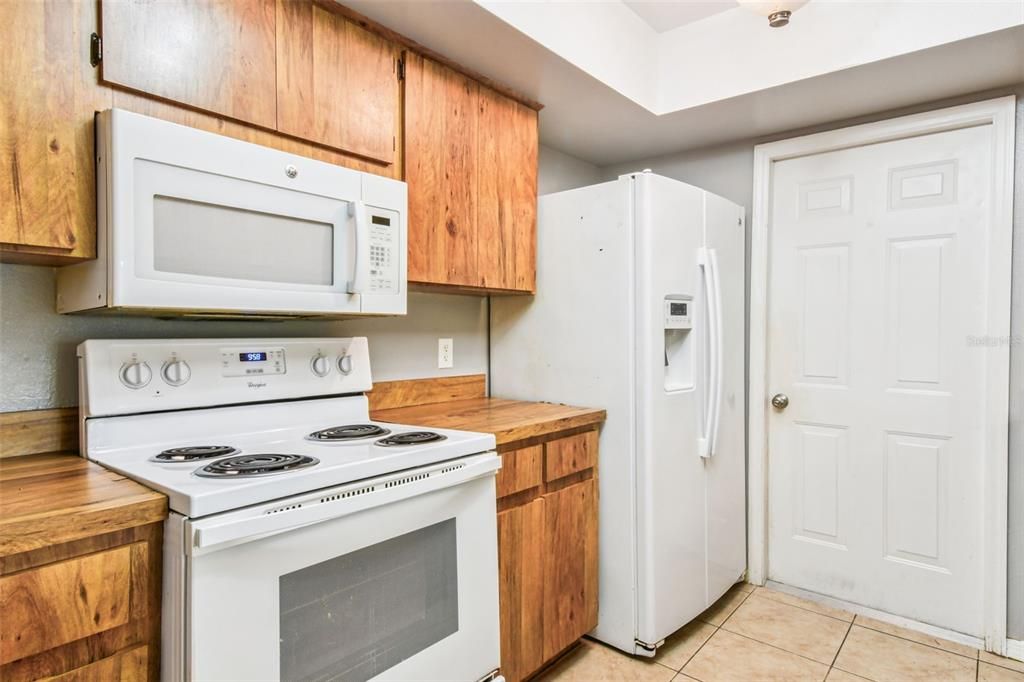 Active With Contract: $400,000 (4 beds, 2 baths, 1320 Square Feet)