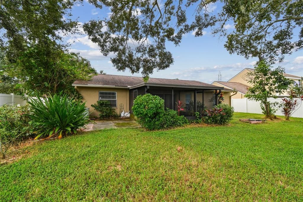 Active With Contract: $400,000 (4 beds, 2 baths, 1320 Square Feet)