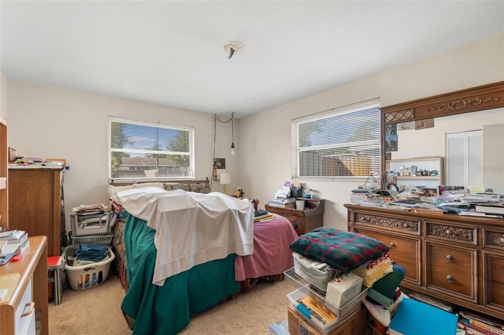 Activo con contrato: $300,000 (3 camas, 2 baños, 1132 Pies cuadrados)