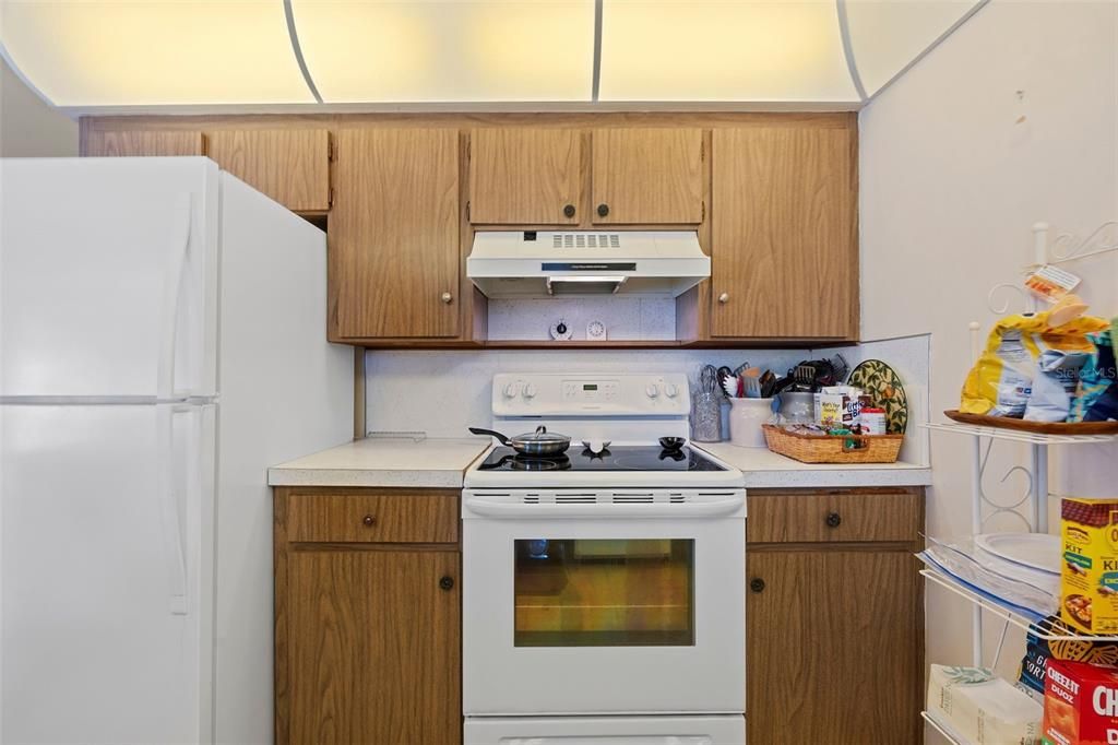 Activo con contrato: $300,000 (3 camas, 2 baños, 1132 Pies cuadrados)