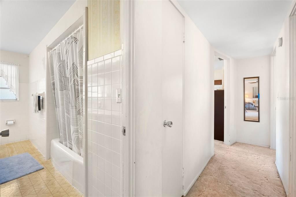 Activo con contrato: $300,000 (3 camas, 2 baños, 1132 Pies cuadrados)