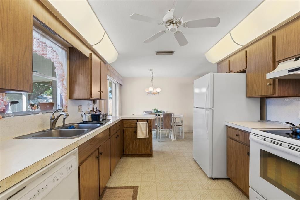 Activo con contrato: $300,000 (3 camas, 2 baños, 1132 Pies cuadrados)