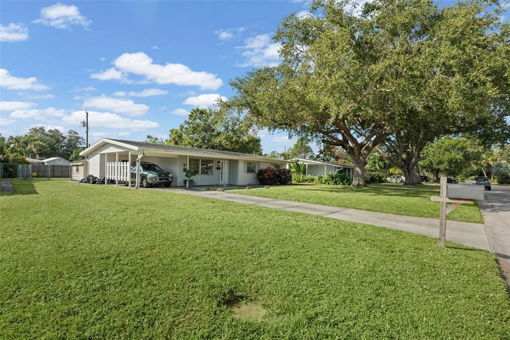 Activo con contrato: $300,000 (3 camas, 2 baños, 1132 Pies cuadrados)