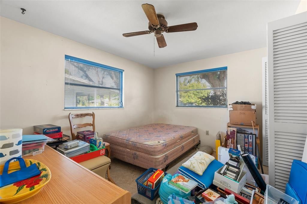 Activo con contrato: $300,000 (3 camas, 2 baños, 1132 Pies cuadrados)