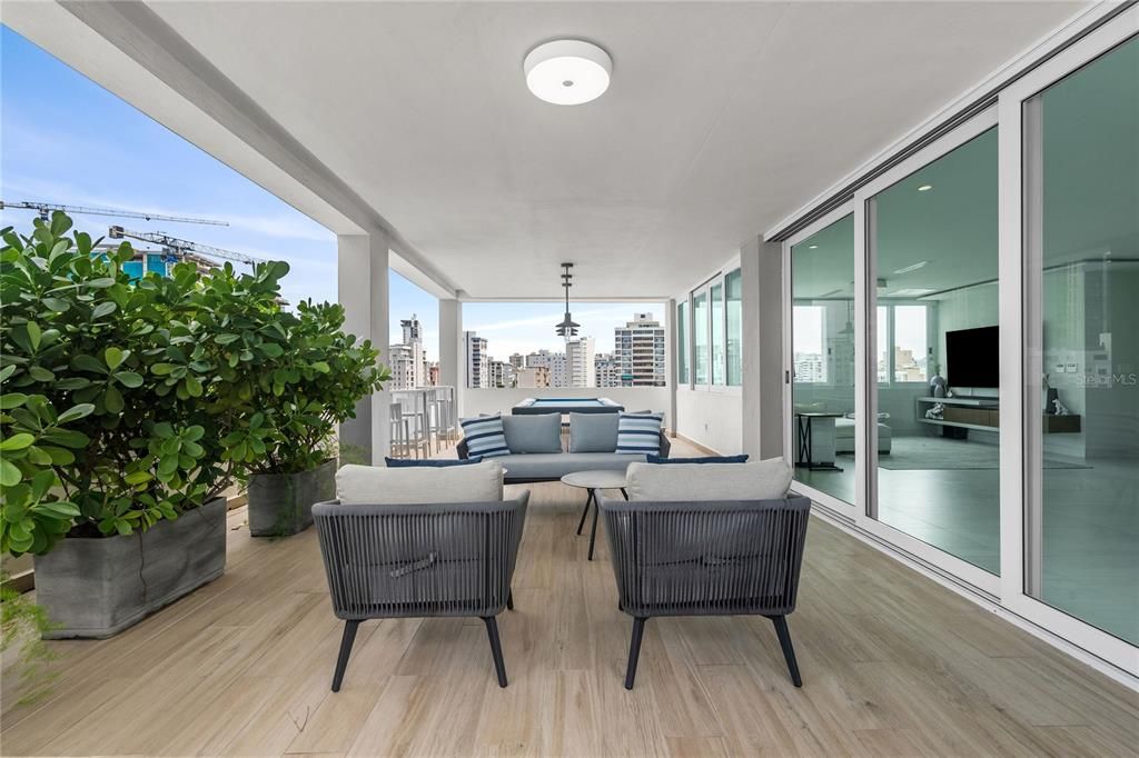 На продажу: $3,195,000 (4 спален, 3 ванн, 4209 Квадратных фут)