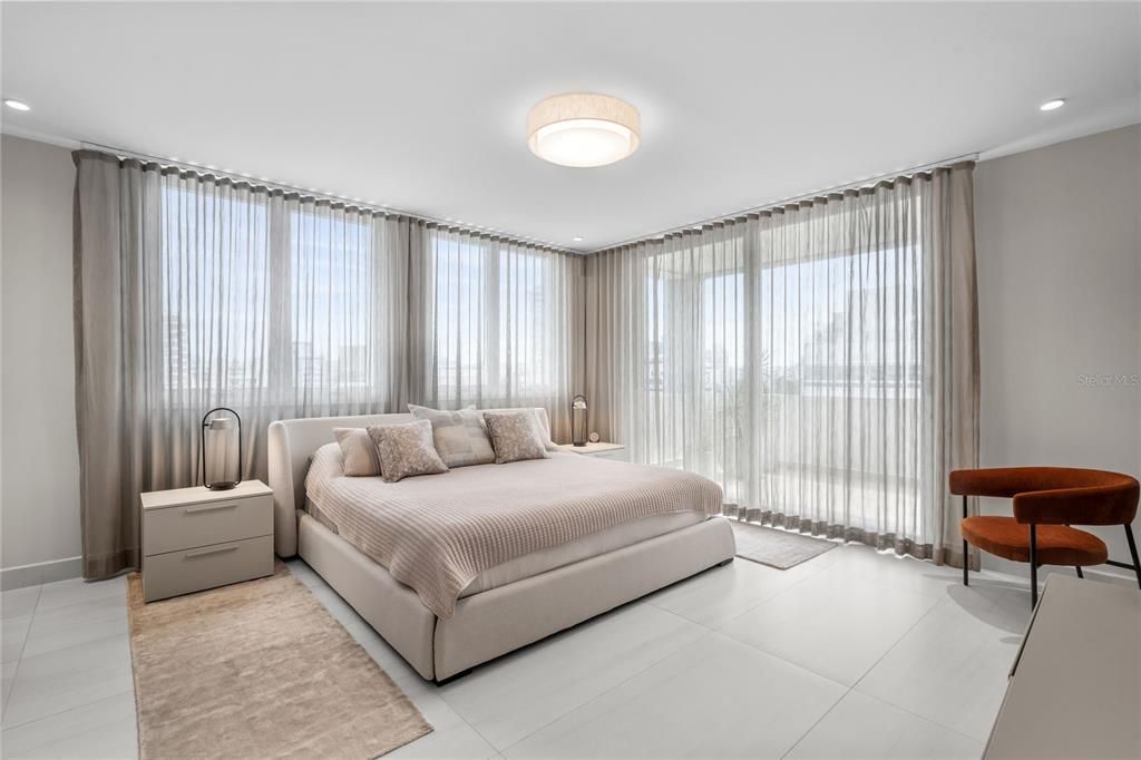 На продажу: $3,195,000 (4 спален, 3 ванн, 4209 Квадратных фут)