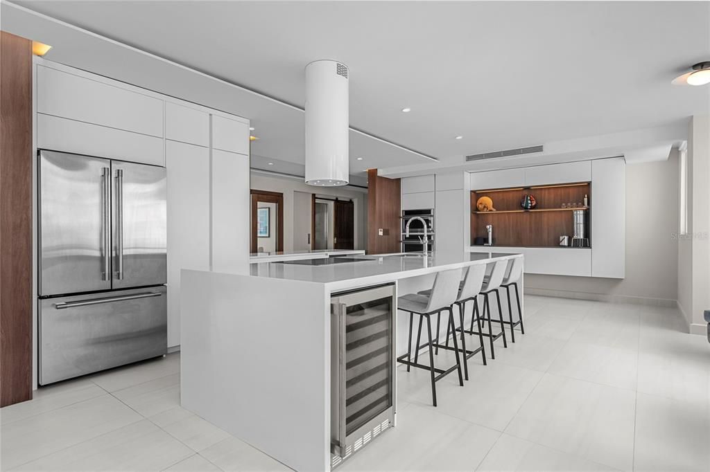 На продажу: $3,195,000 (4 спален, 3 ванн, 4209 Квадратных фут)