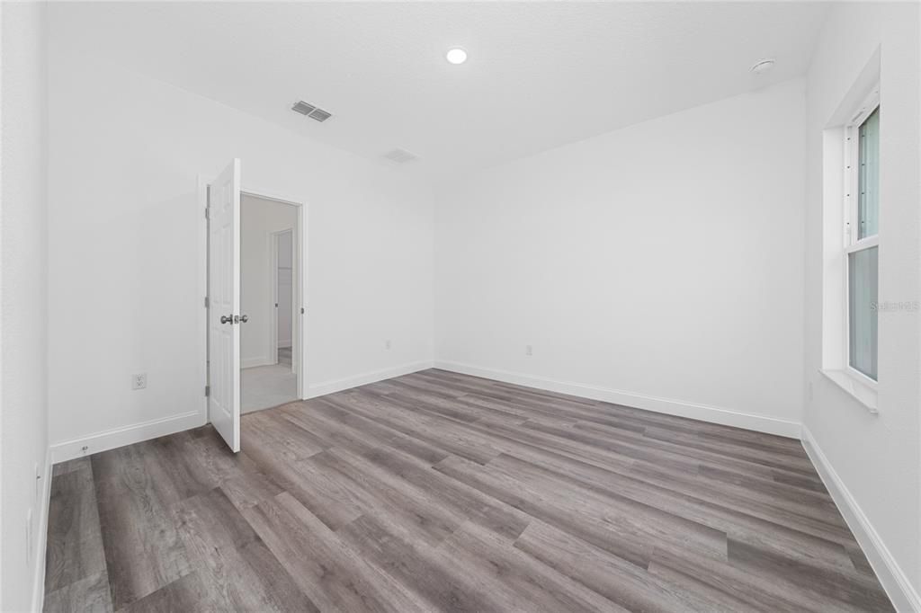 For Sale: $314,900 (4 beds, 2 baths, 1503 Square Feet)