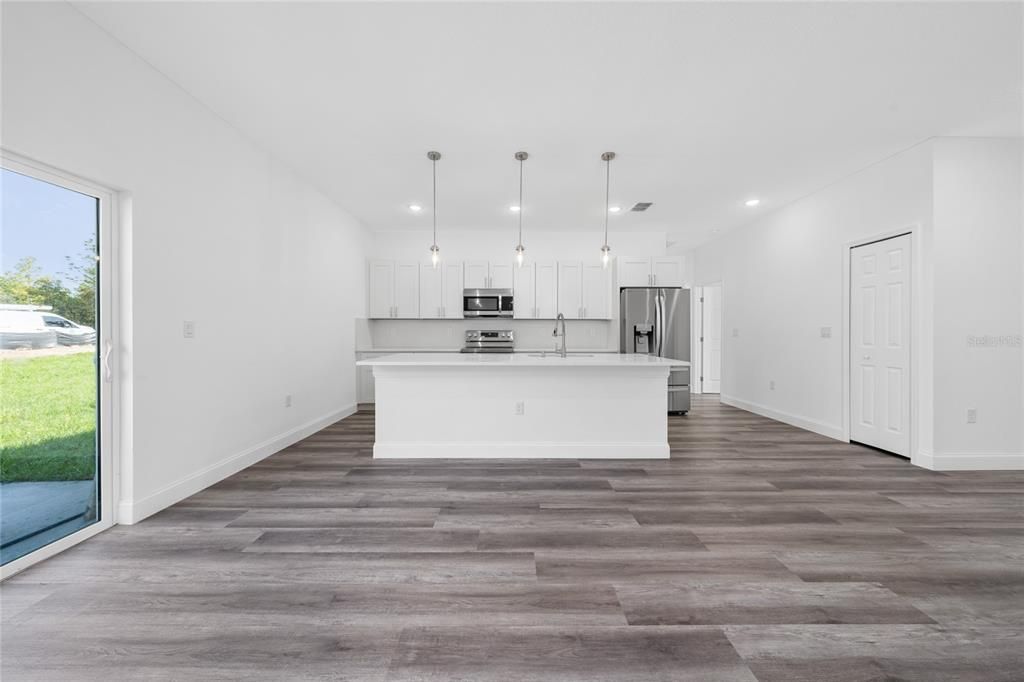 For Sale: $314,900 (4 beds, 2 baths, 1503 Square Feet)