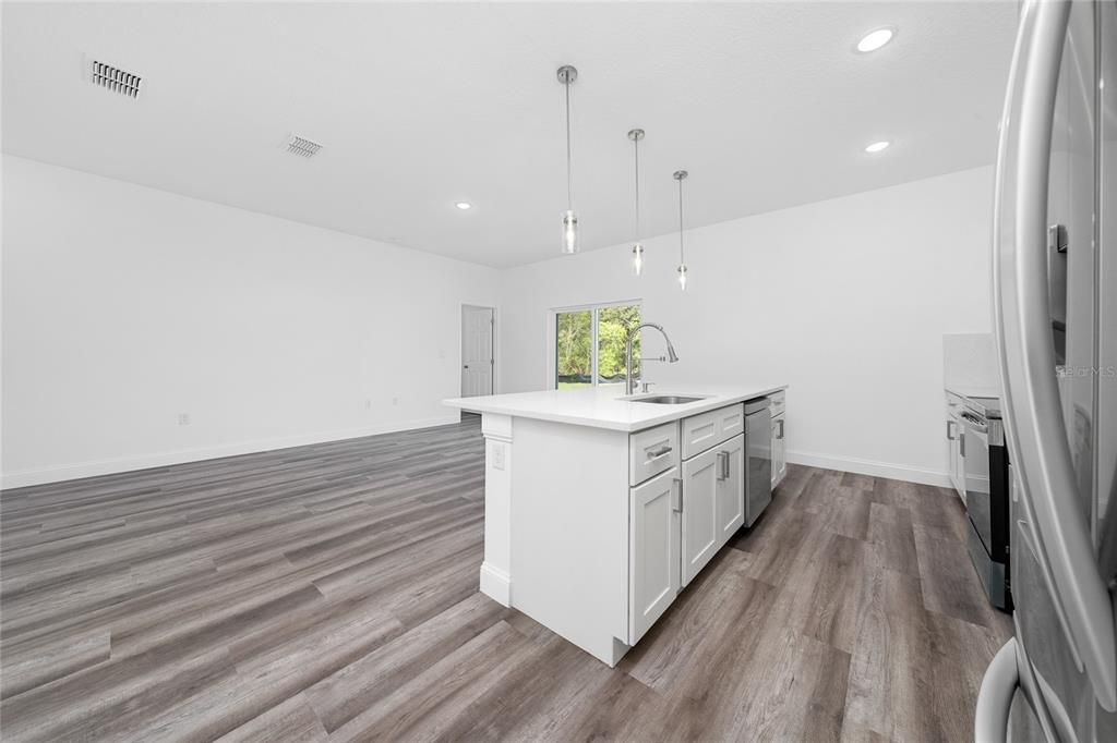 For Sale: $314,900 (4 beds, 2 baths, 1503 Square Feet)