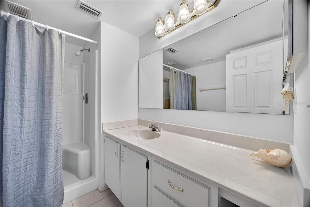 En Venta: $139,900 (2 camas, 2 baños, 1044 Pies cuadrados)