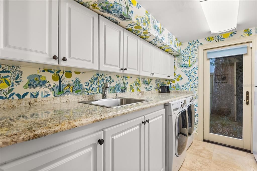 For Sale: $3,599,000 (5 beds, 6 baths, 4143 Square Feet)