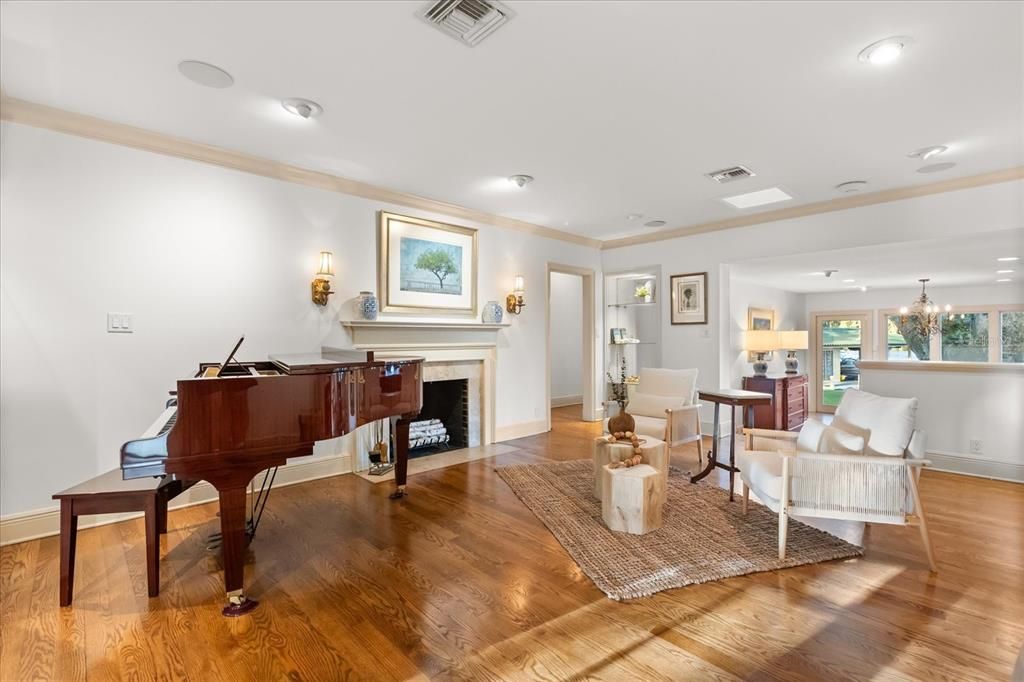 For Sale: $3,599,000 (5 beds, 6 baths, 4143 Square Feet)