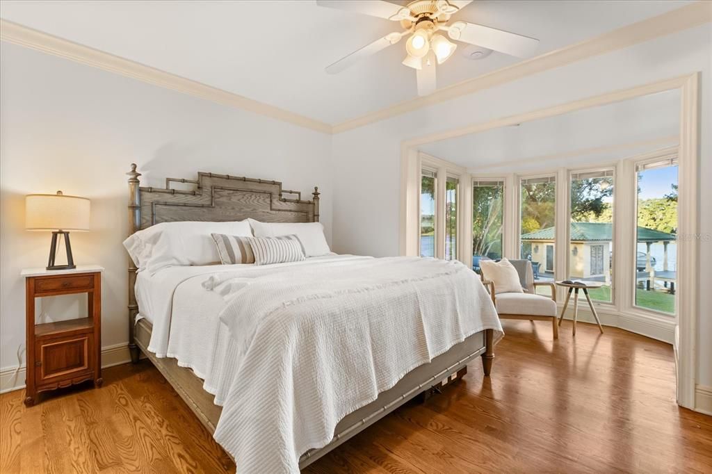 For Sale: $3,599,000 (5 beds, 6 baths, 4143 Square Feet)