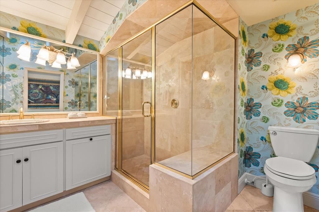 For Sale: $3,599,000 (5 beds, 6 baths, 4143 Square Feet)