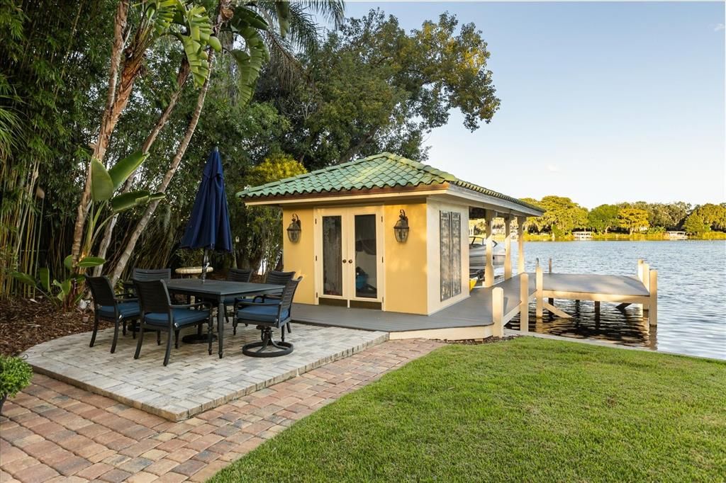 For Sale: $3,599,000 (5 beds, 6 baths, 4143 Square Feet)