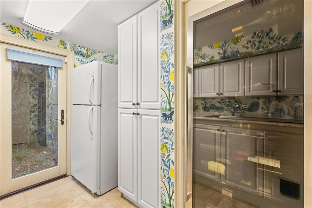 For Sale: $3,599,000 (5 beds, 6 baths, 4143 Square Feet)