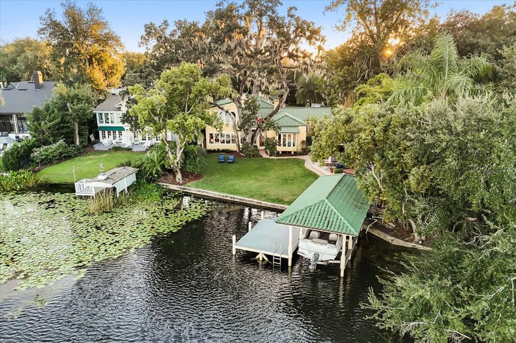 For Sale: $3,599,000 (5 beds, 6 baths, 4143 Square Feet)