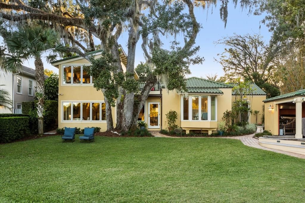 For Sale: $3,599,000 (5 beds, 6 baths, 4143 Square Feet)