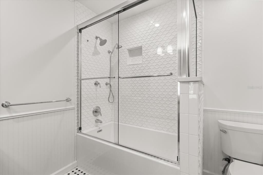 For Sale: $3,599,000 (5 beds, 6 baths, 4143 Square Feet)