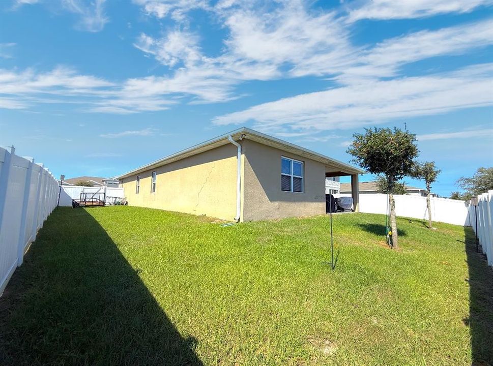 For Sale: $359,900 (4 beds, 2 baths, 1928 Square Feet)