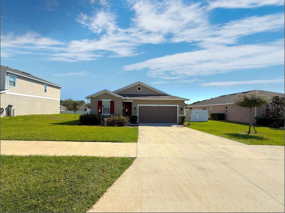 For Sale: $359,900 (4 beds, 2 baths, 1928 Square Feet)