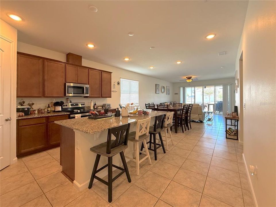 For Sale: $359,900 (4 beds, 2 baths, 1928 Square Feet)