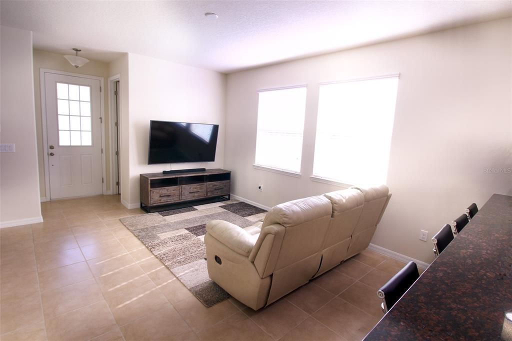 Active With Contract: $2,350 (3 beds, 2 baths, 1690 Square Feet)