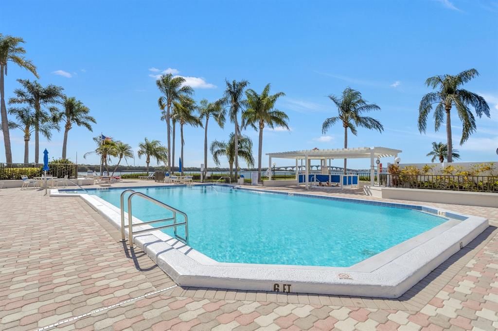 For Rent: $2,200 (1 beds, 1 baths, 780 Square Feet)