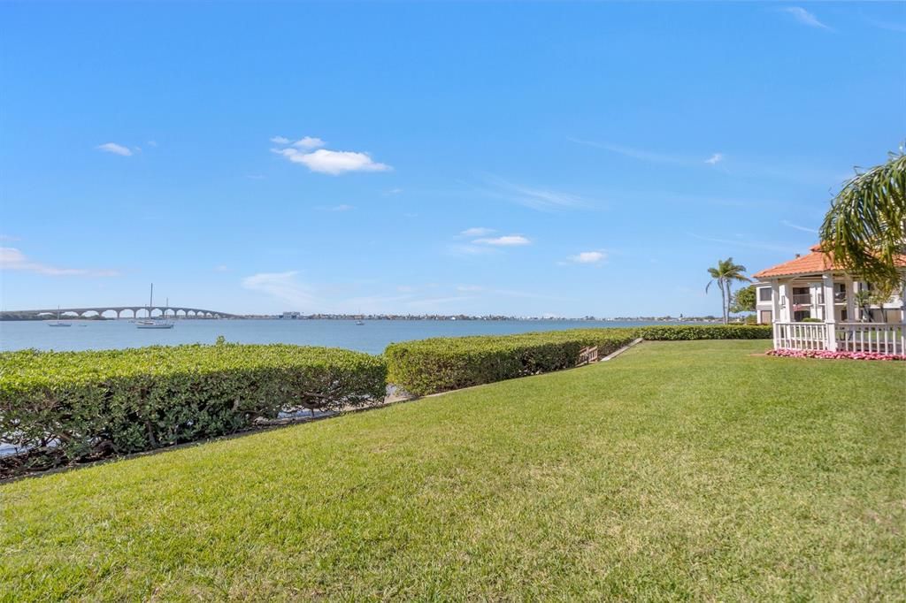 For Rent: $2,200 (1 beds, 1 baths, 780 Square Feet)