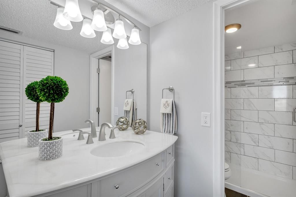 For Rent: $2,200 (1 beds, 1 baths, 780 Square Feet)