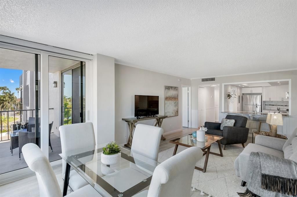 For Rent: $2,200 (1 beds, 1 baths, 780 Square Feet)