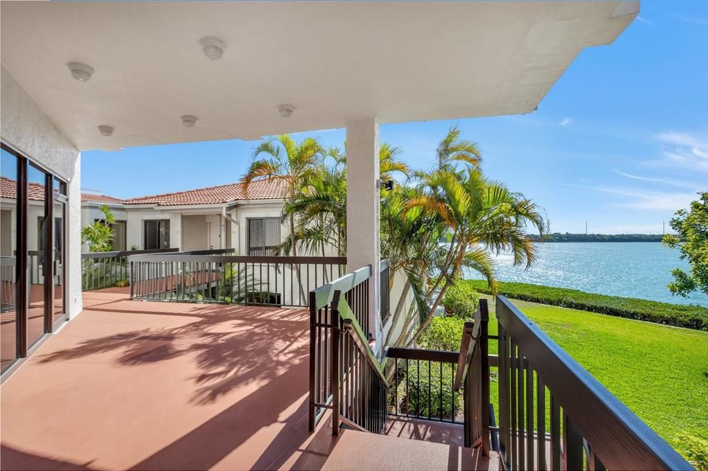 For Rent: $2,200 (1 beds, 1 baths, 780 Square Feet)