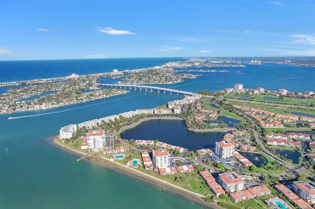 For Rent: $2,200 (1 beds, 1 baths, 780 Square Feet)