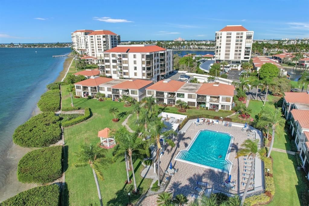 For Rent: $2,200 (1 beds, 1 baths, 780 Square Feet)