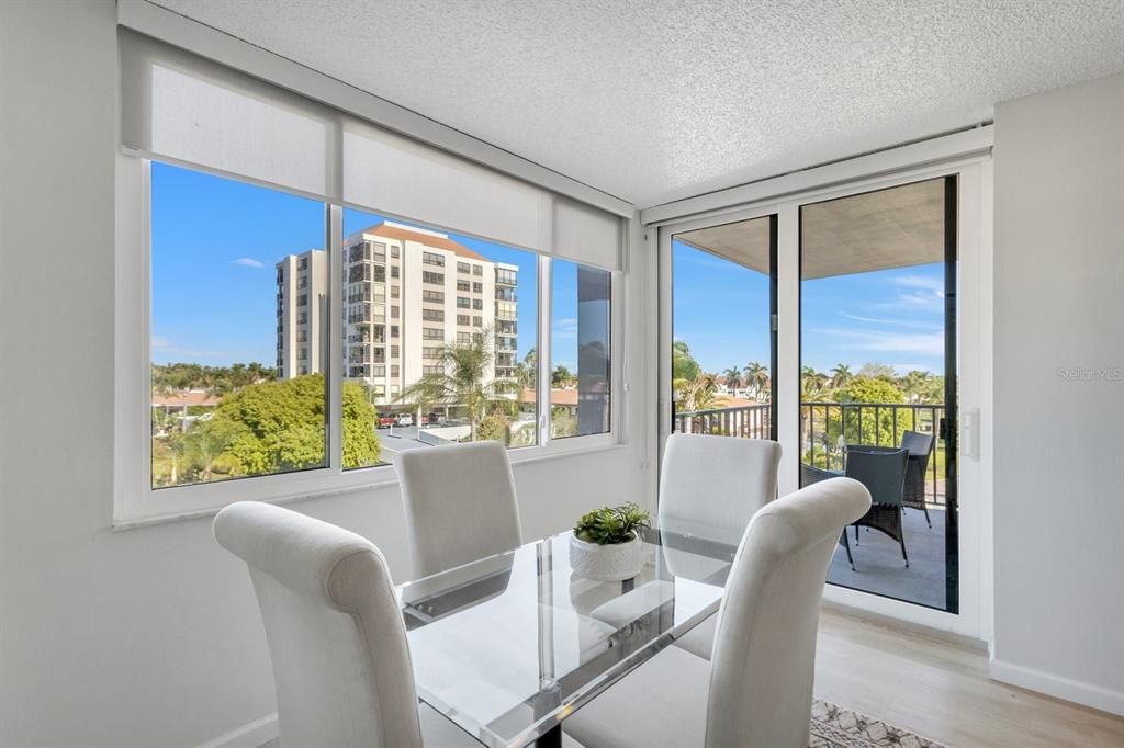 For Rent: $2,200 (1 beds, 1 baths, 780 Square Feet)