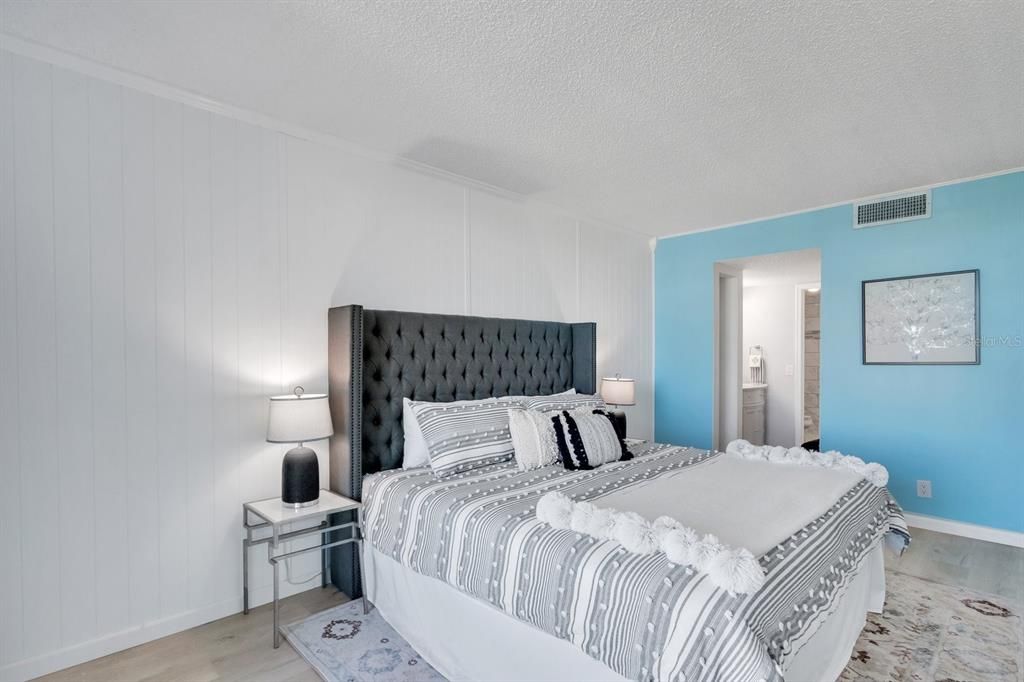 For Rent: $2,200 (1 beds, 1 baths, 780 Square Feet)