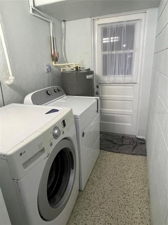 待售: $657,000 (4 贝兹, 0 浴室, 2045 平方英尺)