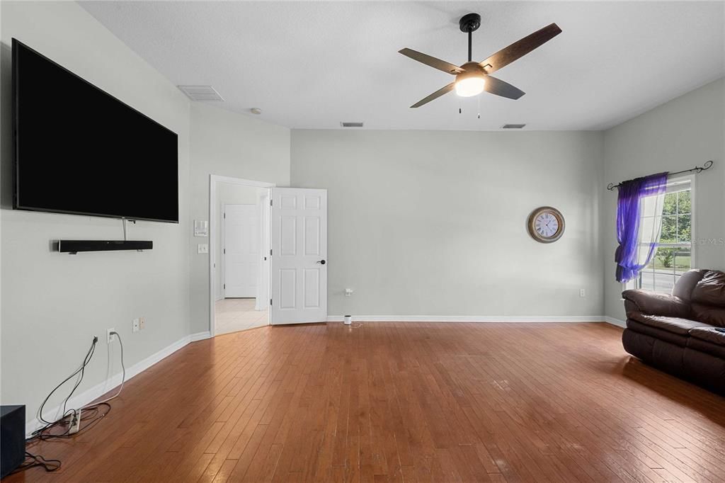 For Sale: $899,900 (4 beds, 3 baths, 2691 Square Feet)