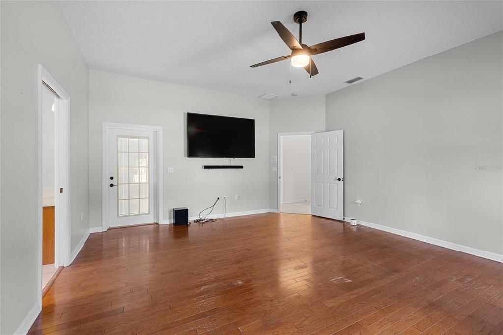 For Sale: $899,900 (4 beds, 3 baths, 2691 Square Feet)