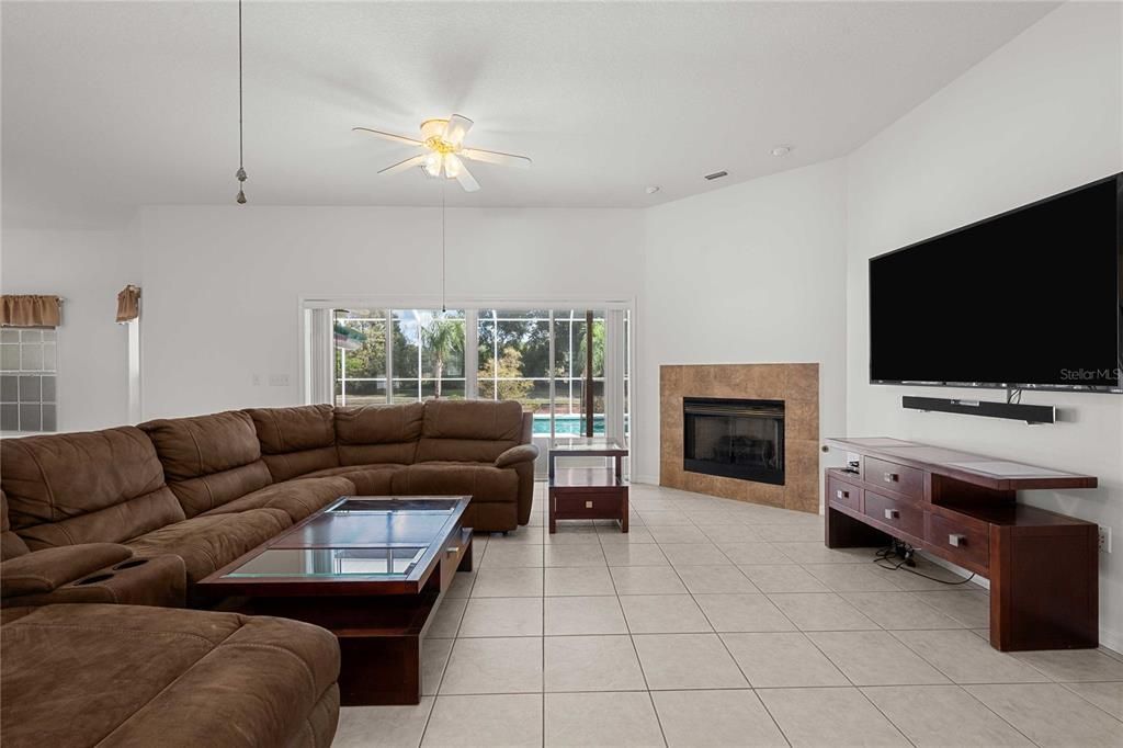 For Sale: $899,900 (4 beds, 3 baths, 2691 Square Feet)