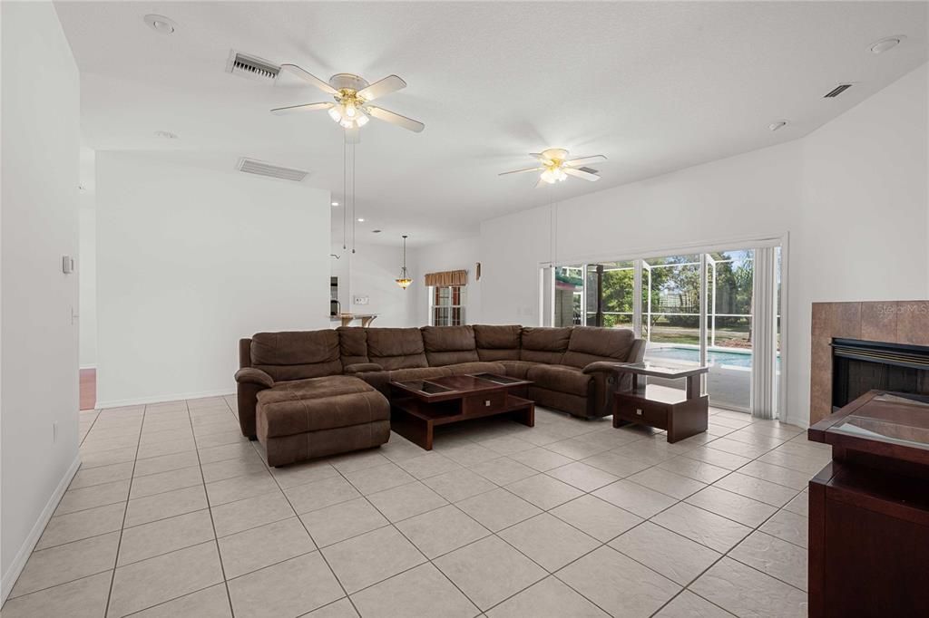 For Sale: $899,900 (4 beds, 3 baths, 2691 Square Feet)