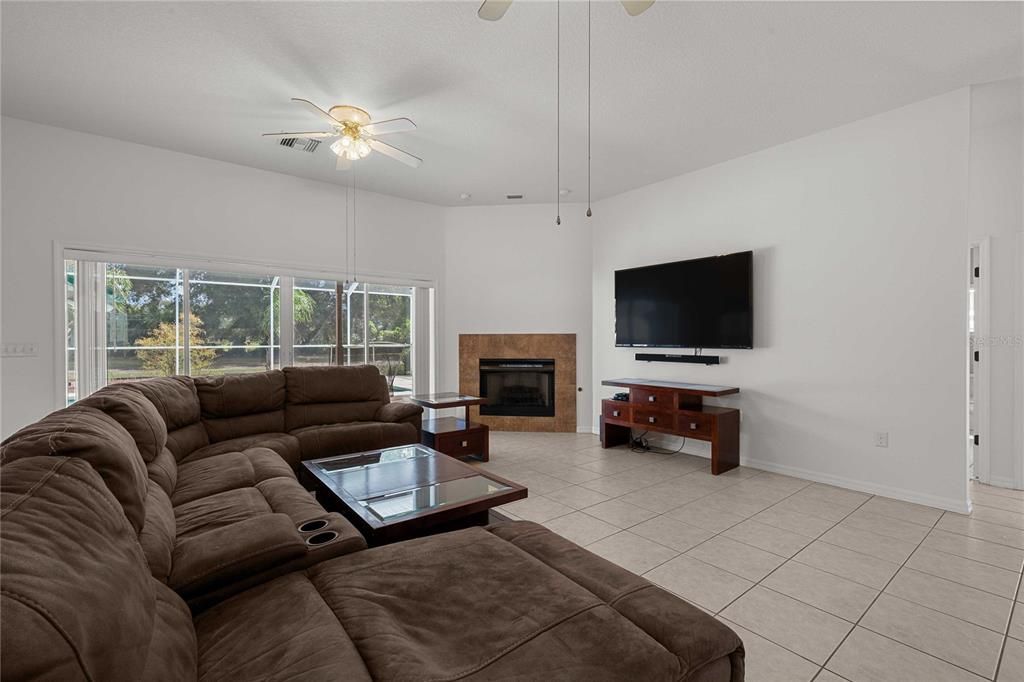 For Sale: $899,900 (4 beds, 3 baths, 2691 Square Feet)