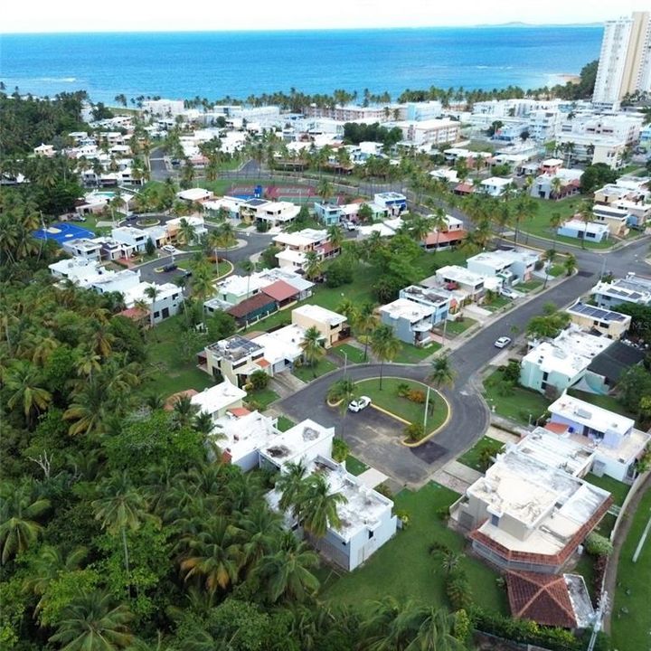 For Sale: $395,000 (2 beds, 2 baths, 1200 Square Feet)